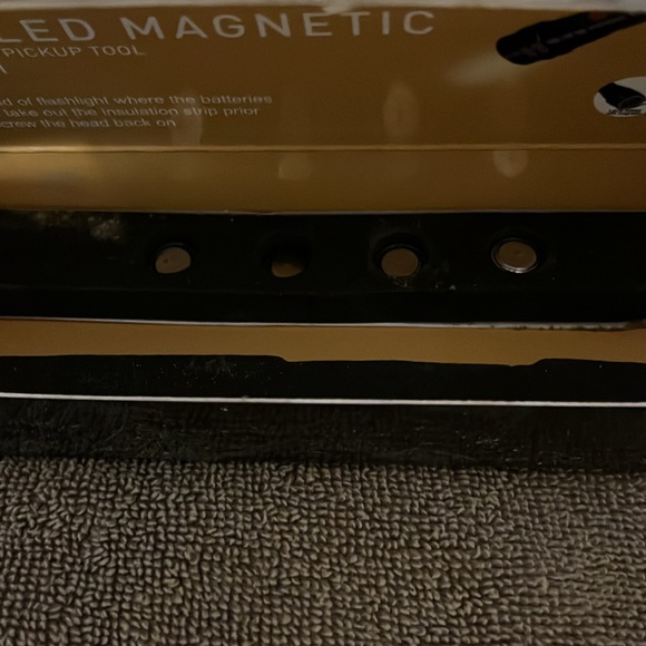 Dream Master LED Magnet pick up tool black unused but does work see pictures - Picture 8 of 8
